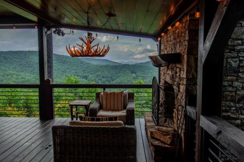 135 N Bandit Lane Blue Ridge GA 30513