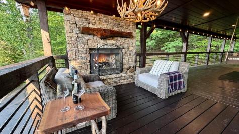 135 N Bandit Lane Blue Ridge GA 30513