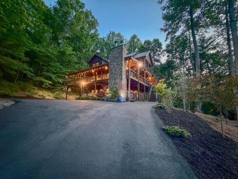 135 N Bandit Lane Blue Ridge GA 30513
