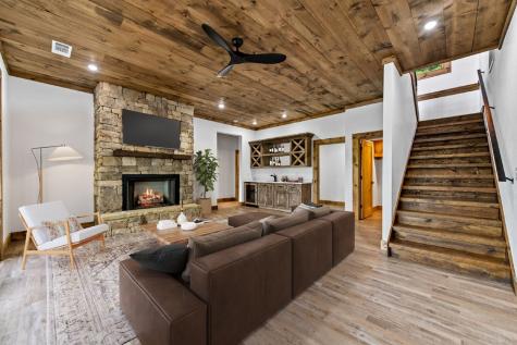 65 Wolf Creek Heights Mineral Bluff GA 30559