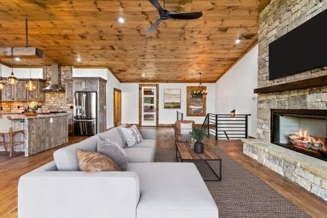 65 Wolf Creek Heights Mineral Bluff GA 30559