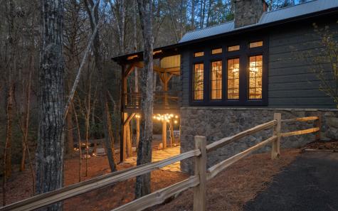 153 Sams Crossing Mineral Bluff GA 30559