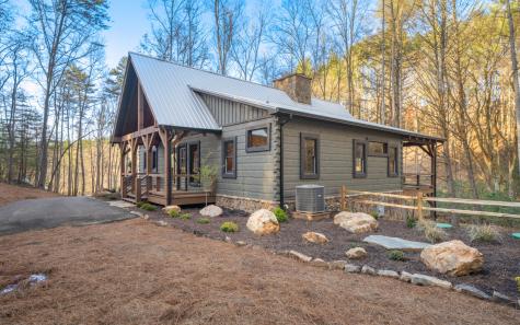 153 Sams Crossing Mineral Bluff GA 30559