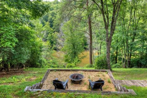 160 Adams Circle Mineral Bluff GA 30559