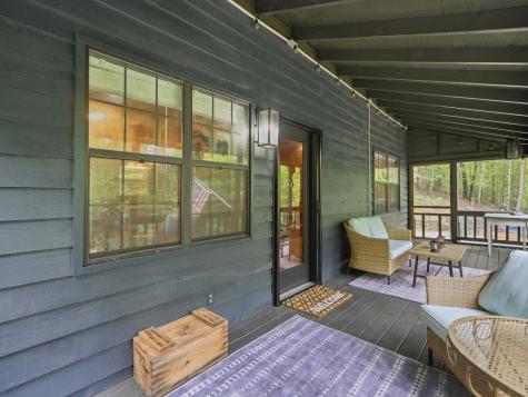 220 Oak Loop Mineral Bluff GA 30559