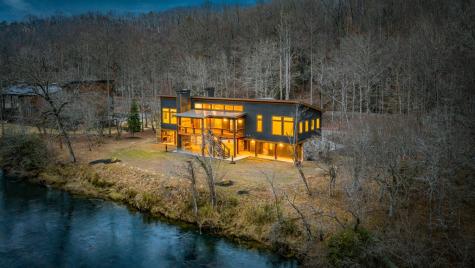 494 Riverbend Manor Blue Ridge GA 30513