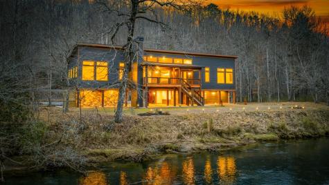 494 Riverbend Manor Blue Ridge GA 30513