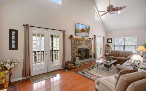 2102 Pooh Corner Hiawassee GA 30546