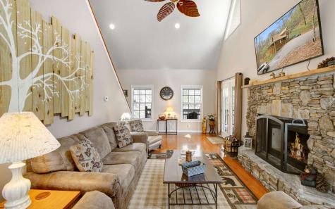 2102 Pooh Corner Hiawassee GA 30546