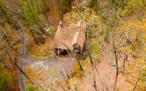 2102 Pooh Corner Hiawassee GA 30546