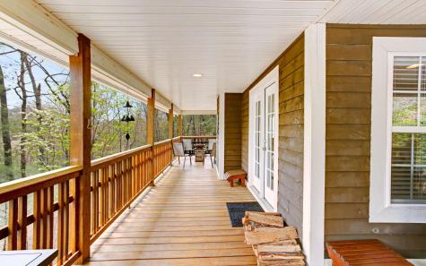 2102 Pooh Corner Hiawassee GA 30546