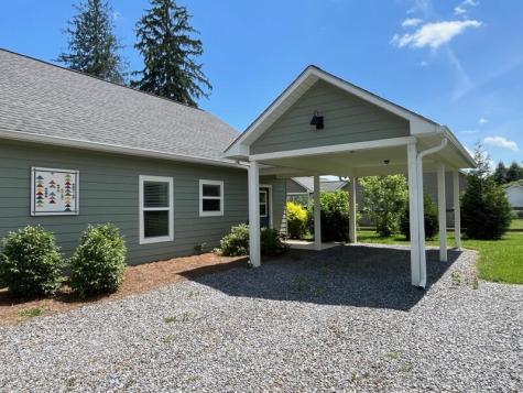 28 Arlington Street Hayesville NC 28904