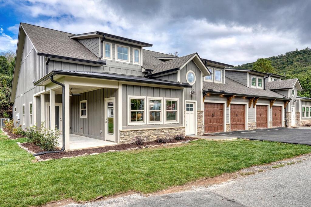98 E Brett Way Hiawassee GA 30546