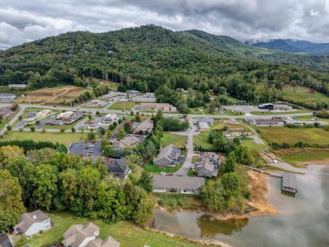 98 E Brett Way Hiawassee GA 30546