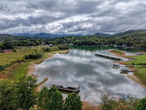98 E Brett Way Hiawassee GA 30546