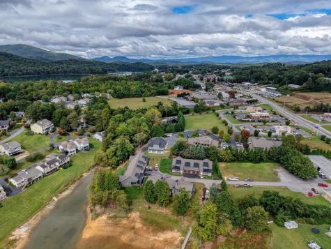 98 E Brett Way Hiawassee GA 30546
