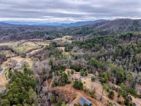 99 Old Possum Way Murphy NC 28906