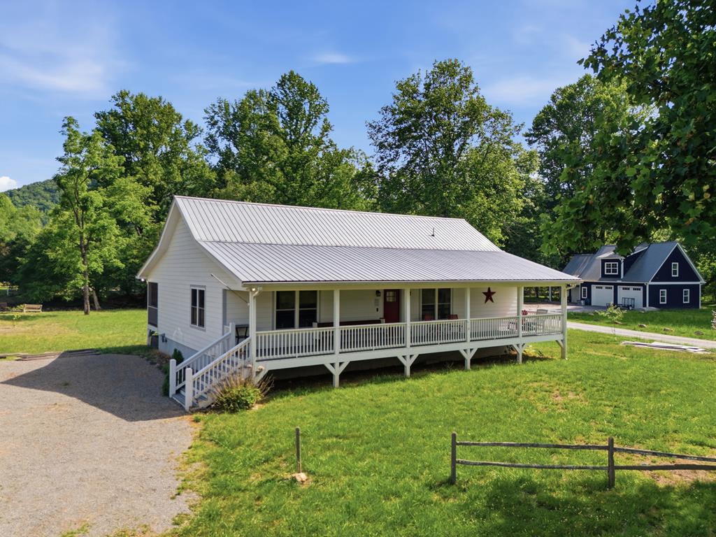 87 Laughing Waters Lane Hayesville NC 28904