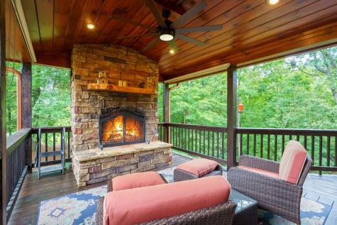 350 Kensington Drive Mineral Bluff GA 30559