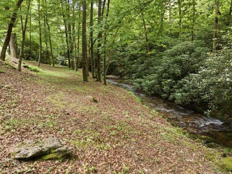 86 Pounding Mill Creek Hayesville NC 28904