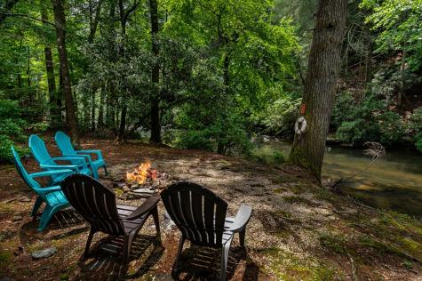 41 River Bend Court Ellijay GA 30540