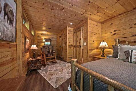 469 North Lake Drive Ellijay GA 30536