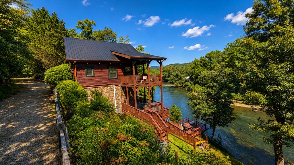 65 Running Waters Trail Murphy NC 28906