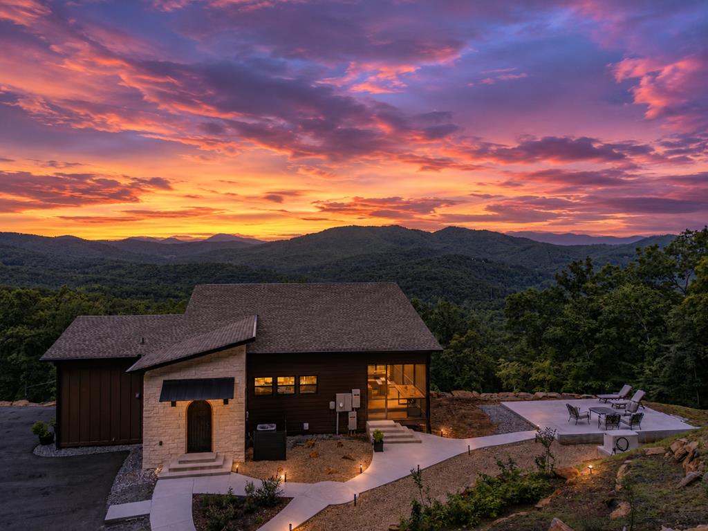 629 Peaks Drive Hayesville NC 28904