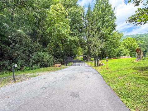 629 Peaks Drive Hayesville NC 28904