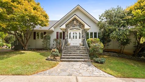 498 Old Dyer Drive Hayesville NC 28904