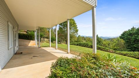 498 Old Dyer Drive Hayesville NC 28904