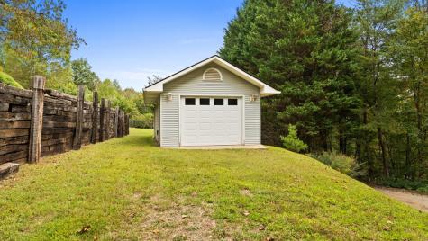 498 Old Dyer Drive Hayesville NC 28904