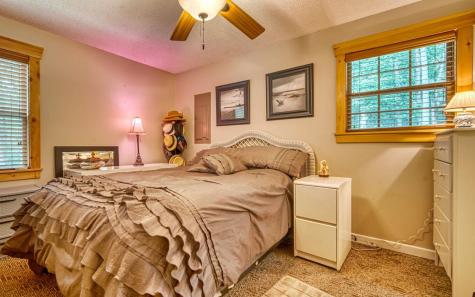 30 W Hills Drive Murphy NC 28906