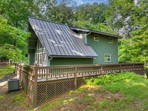 685 Cross Creek Mineral Bluff GA 30559