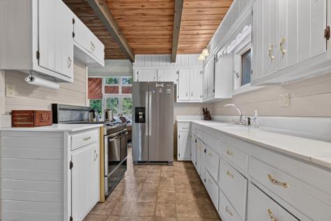 685 Cross Creek Mineral Bluff GA 30559