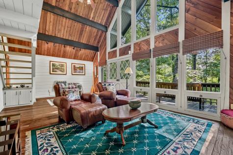 685 Cross Creek Mineral Bluff GA 30559