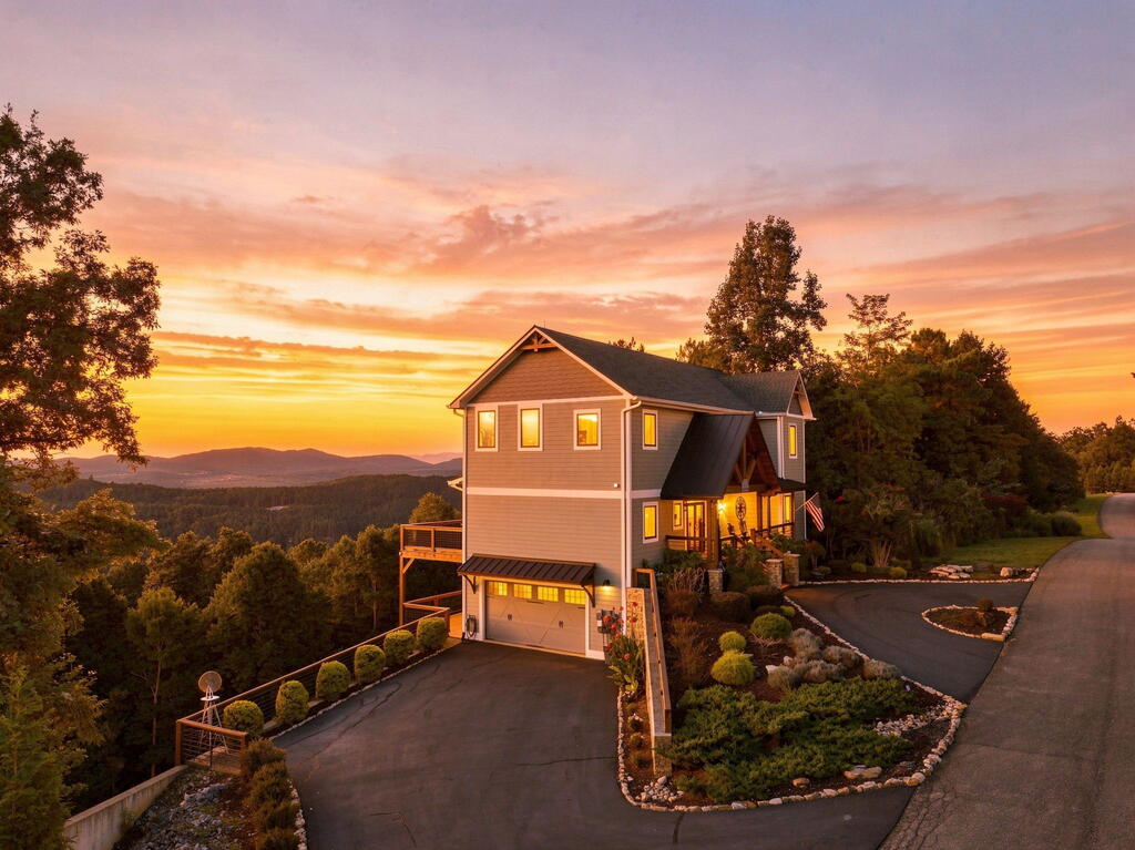 427 Ridge Peak View Blairsville GA 30512