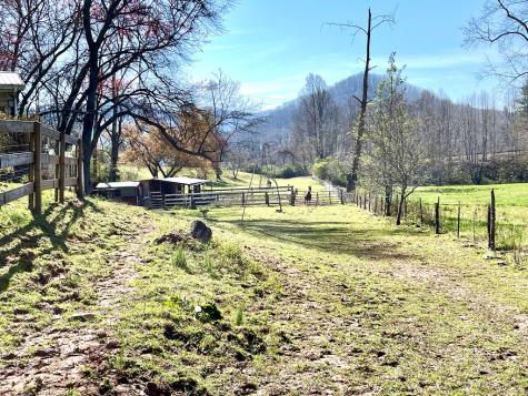 153 Rocking Chair Trail Hayesville NC 28904