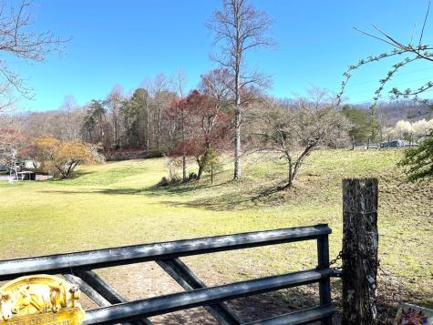 153 Rocking Chair Trail Hayesville NC 28904