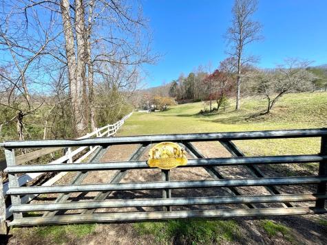 153 Rocking Chair Trail Hayesville NC 28904