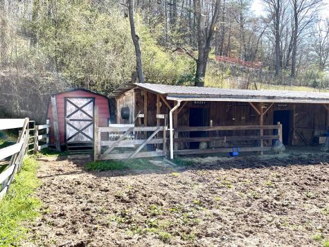 153 Rocking Chair Trail Hayesville NC 28904