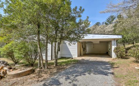 6086 Chatsworth Highway Ellijay GA 30540