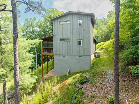 313 Lexington Drive Brasstown NC 28902
