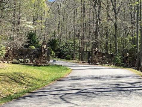 313 Lexington Drive Brasstown NC 28902