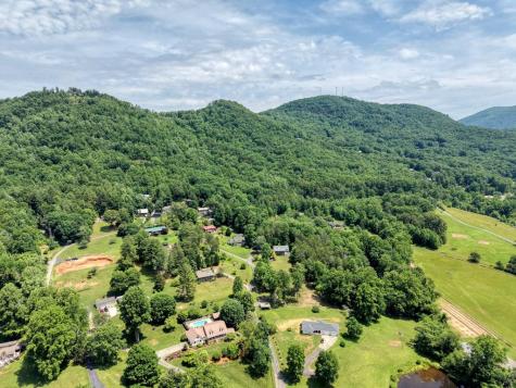 352 South Meadows Drive Hiawassee GA 30546