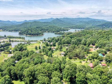 352 South Meadows Drive Hiawassee GA 30546
