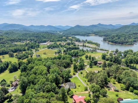 352 South Meadows Drive Hiawassee GA 30546