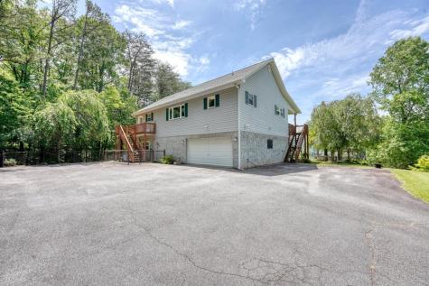 352 South Meadows Drive Hiawassee GA 30546