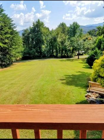 352 South Meadows Drive Hiawassee GA 30546