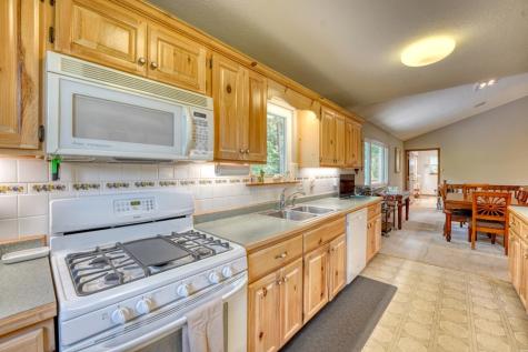 352 South Meadows Drive Hiawassee GA 30546